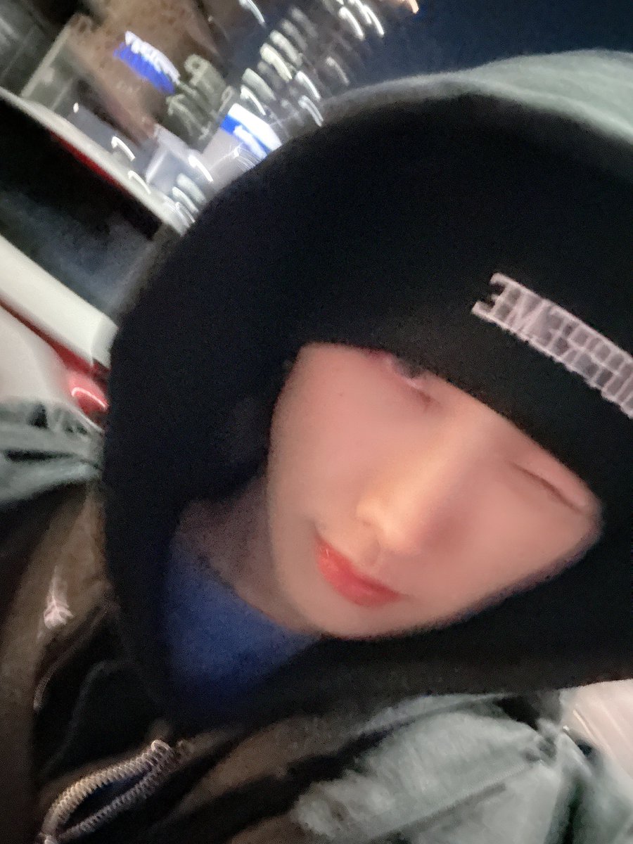 members_MIRAE's tweet photo. [#리안]
ハッピーターンの粉がすこ。 https://t.co/nLlPzILoSh