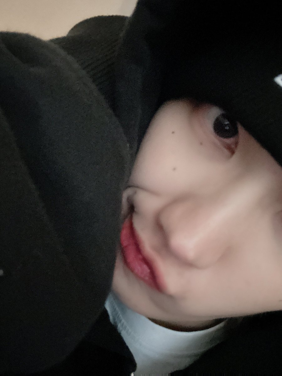 members_MIRAE's tweet photo. [#리안]
ハッピーターンの粉がすこ。 https://t.co/nLlPzILoSh