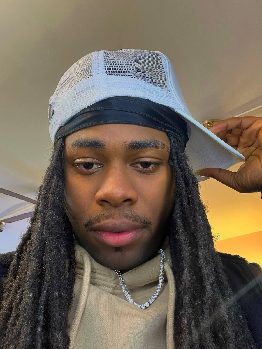 This year I want to: Listen actively. 
Learn actively. Forgive freely. Connect genuinely. Express gratitude. Practice patience. Act authentically. Embrace positivity. Challenge assumptions. Set realistic goals. And more importantly, live a little more, one moment at a time💯