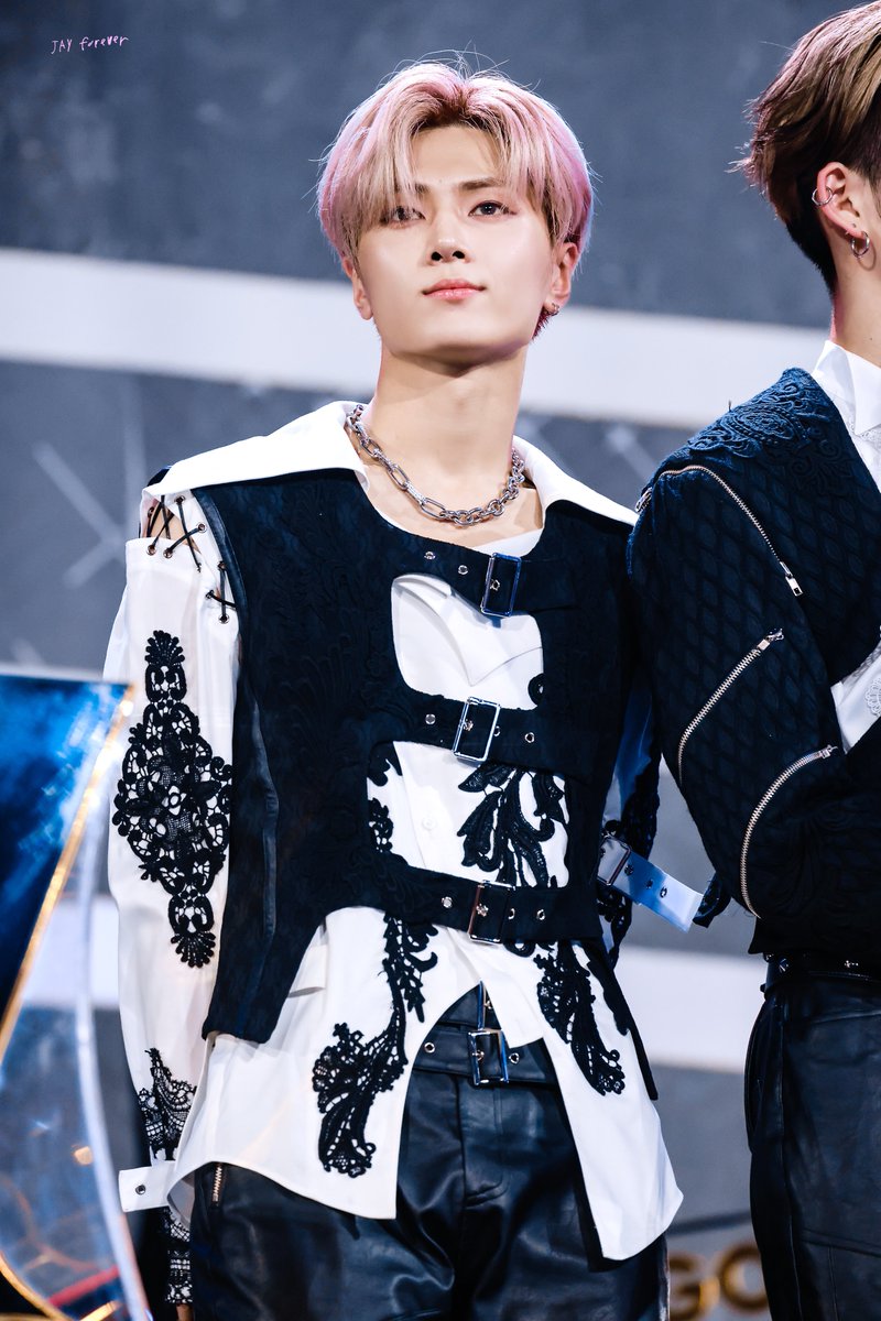 jayforever_02's tweet photo. 240106 GDA 🏆
.
.
.
#JAYalways
#JAY #제이 #종성 #ジェイ
#엔하이픈 #ENHYPEN #エンハイプン
#GoldenDiscAwards2024 https://t.co/uaat4mpoJt