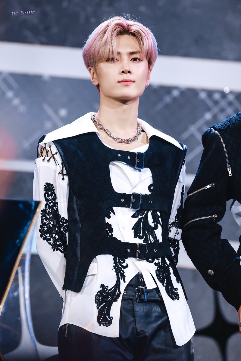 jayforever_02's tweet photo. 240106 GDA 🏆
.
.
.
#JAYalways
#JAY #제이 #종성 #ジェイ
#엔하이픈 #ENHYPEN #エンハイプン
#GoldenDiscAwards2024 https://t.co/uaat4mpoJt