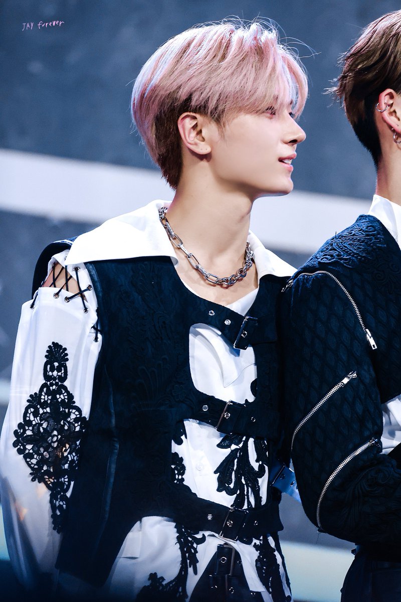 jayforever_02's tweet photo. 240106 GDA 🏆
.
.
.
#JAYalways
#JAY #제이 #종성 #ジェイ
#엔하이픈 #ENHYPEN #エンハイプン
#GoldenDiscAwards2024 https://t.co/uaat4mpoJt