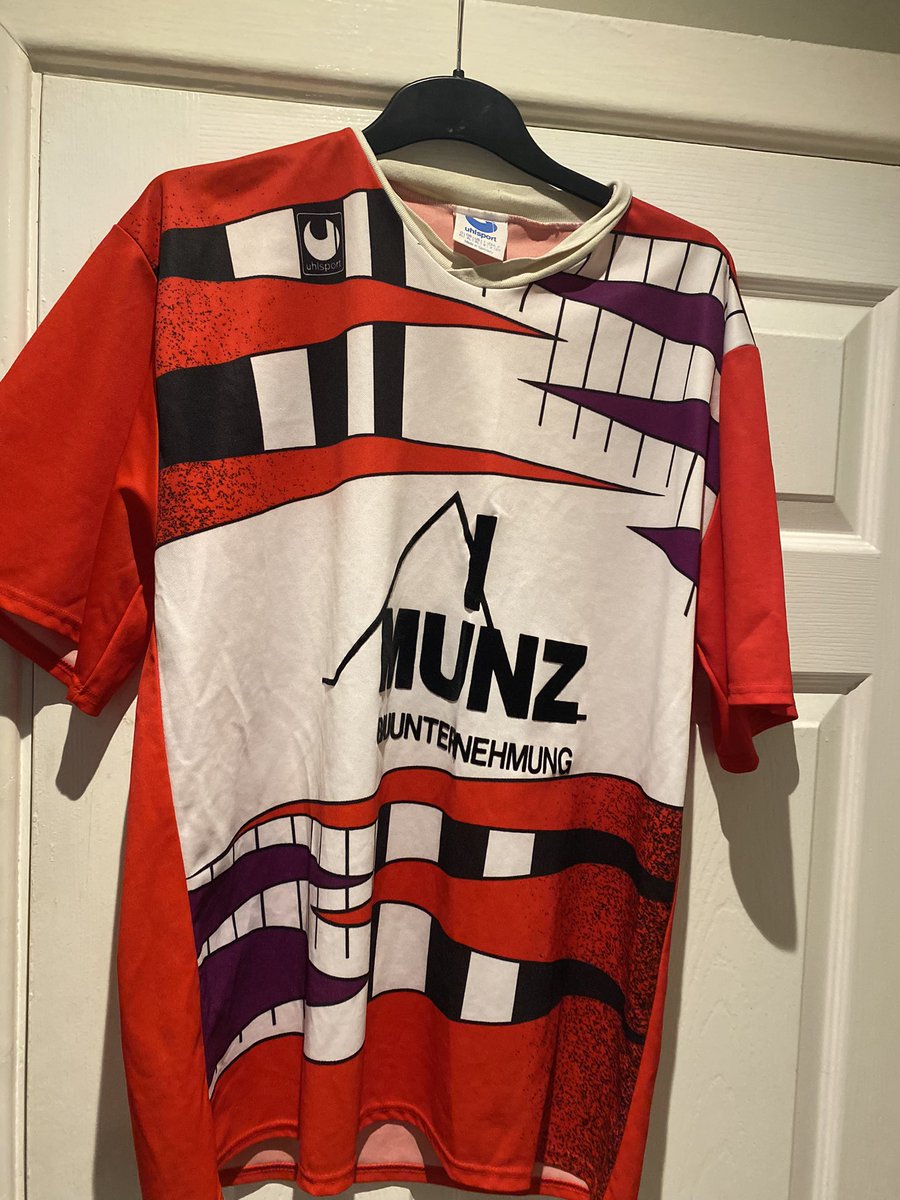Ni96Shirts's tweet photo. UHL Template XL £17.50 https://t.co/3FPue6DcoH