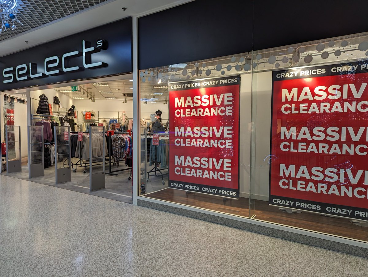 AlhambraCentre's tweet image. Have you been to @selectfashion's up to 70% off sale yet?!

🚨 Bag yourself a bargain with cosy knits, comfy sweats, jackets, accessories and more right here in the Alhambra!

#SlayInSelect #SelectStyle #JanuarySale #JanuarySavings