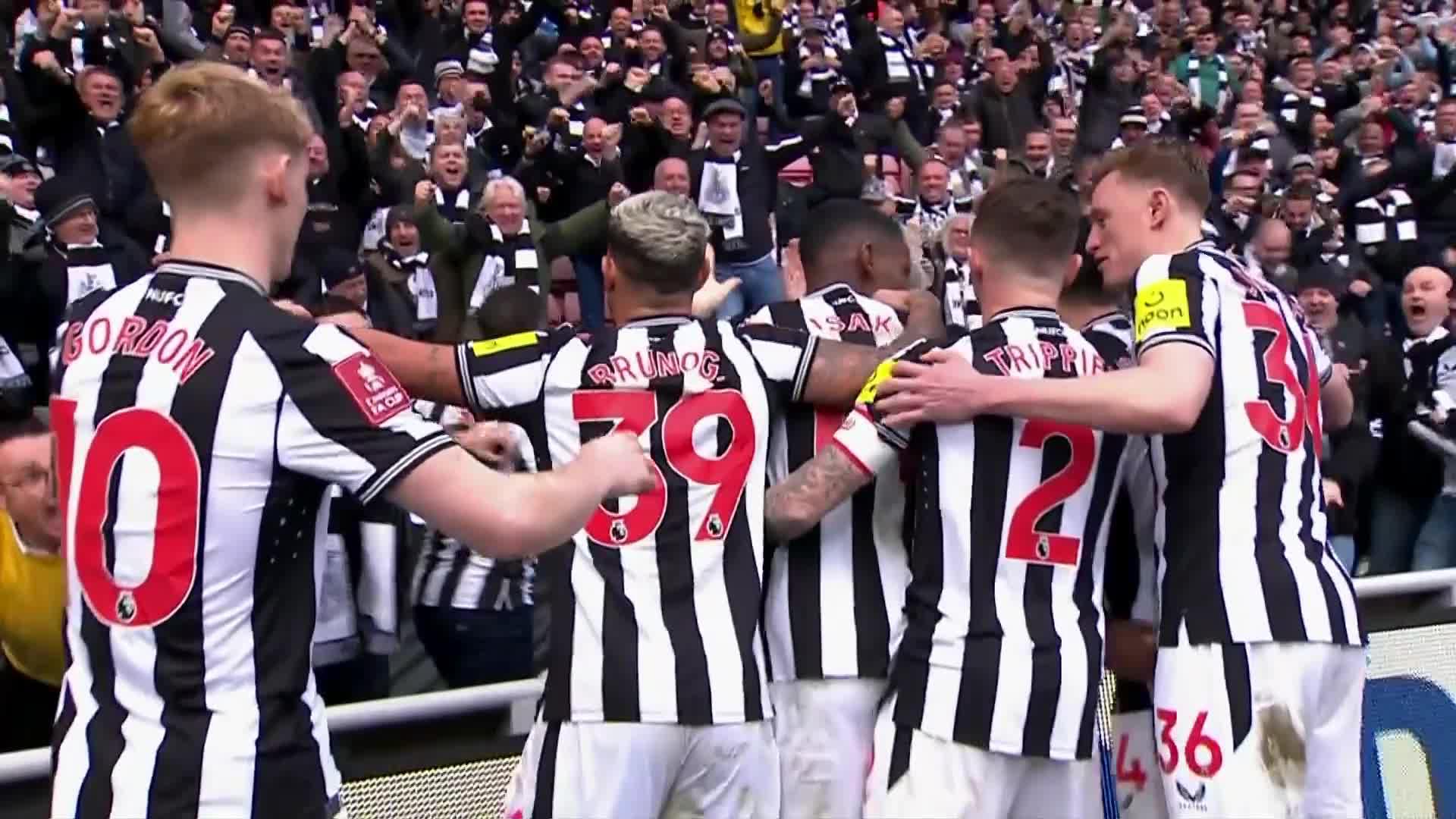 Isak makes the defence pay 💪Look what it means to the @NUFC fans 🤩#EmiratesFACup