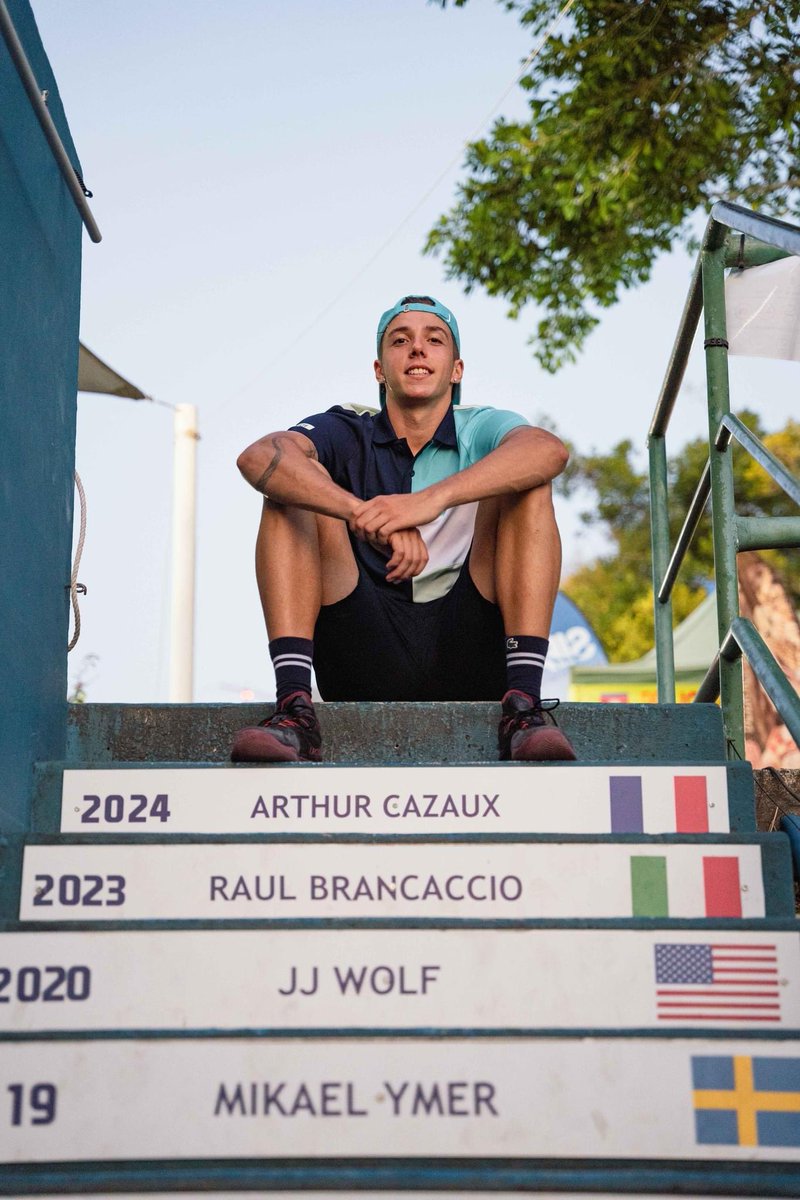 TennisActu's tweet photo. Arthur Cazaux remporte le challenger de Nouméa !🏆
Le Français de 21 ans a battu en finale son compatriote Enzo Couacaud en finale (6-1, 6-1).
📸 @opensifa
#Cazaux #Noumea #OpenSifa #ATPCHALLENGER #tennis #ATP #ArthurCazaux #EnzoCouacaud #nouvellecaledonie https://t.co/zJHOs6jmCL