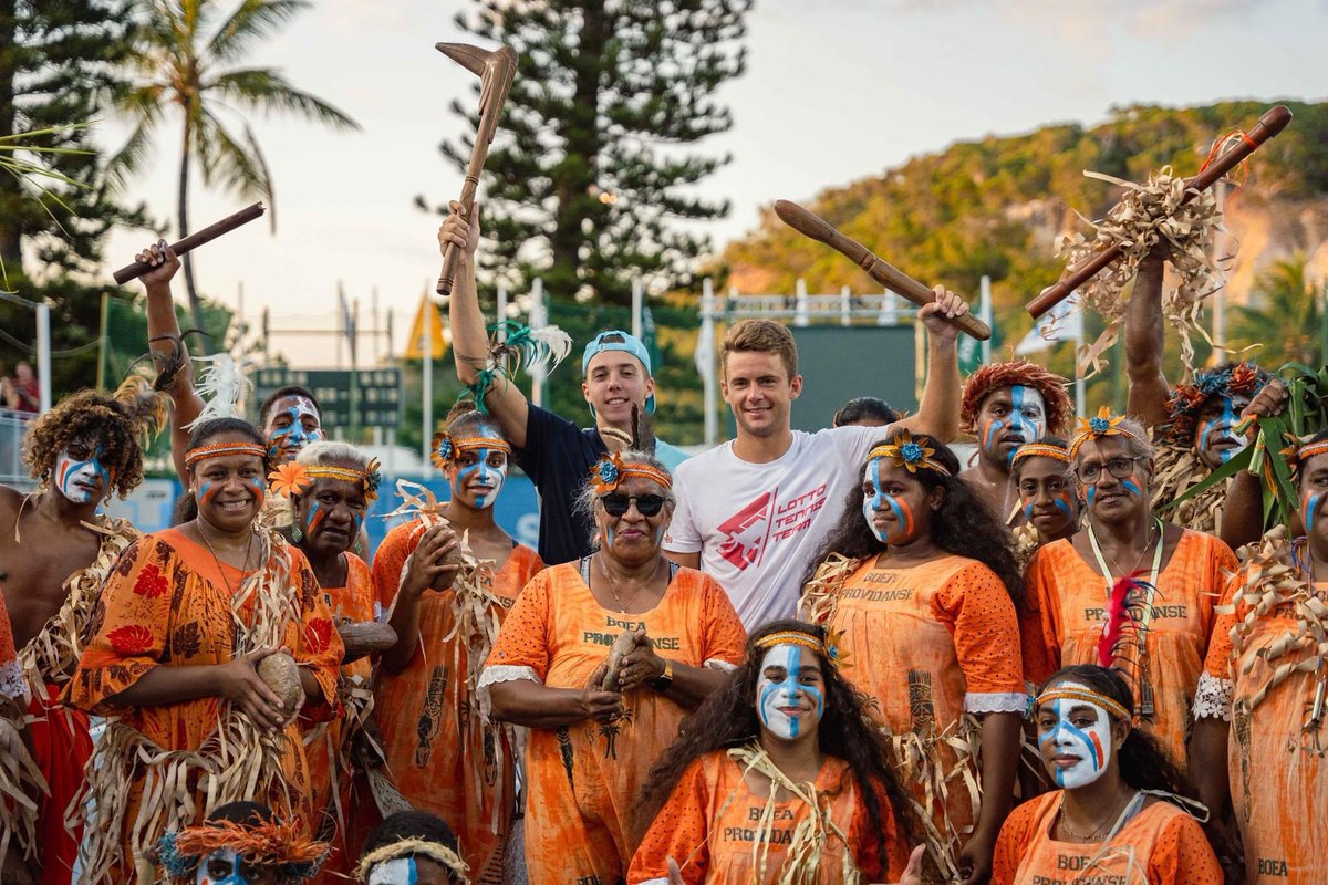 TennisActu's tweet photo. Arthur Cazaux remporte le challenger de Nouméa !🏆
Le Français de 21 ans a battu en finale son compatriote Enzo Couacaud en finale (6-1, 6-1).
📸 @opensifa
#Cazaux #Noumea #OpenSifa #ATPCHALLENGER #tennis #ATP #ArthurCazaux #EnzoCouacaud #nouvellecaledonie https://t.co/zJHOs6jmCL