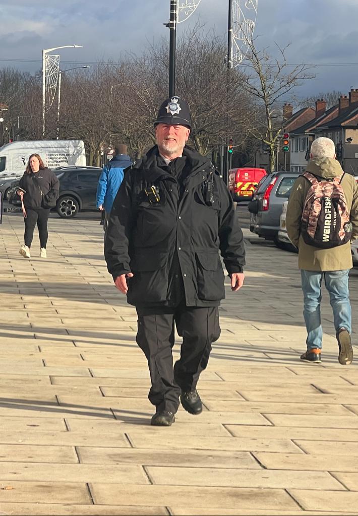 MPSCharville's tweet photo. 👋 Our SNT officers are hitting the streets for patrol! If you spot them, don't hesitate to say hi and connect with our community's safety champions. Your support means a safer neighborhood for everyone! #CommunityPatrol #SafetyFirst https://t.co/zFgvkXJamD