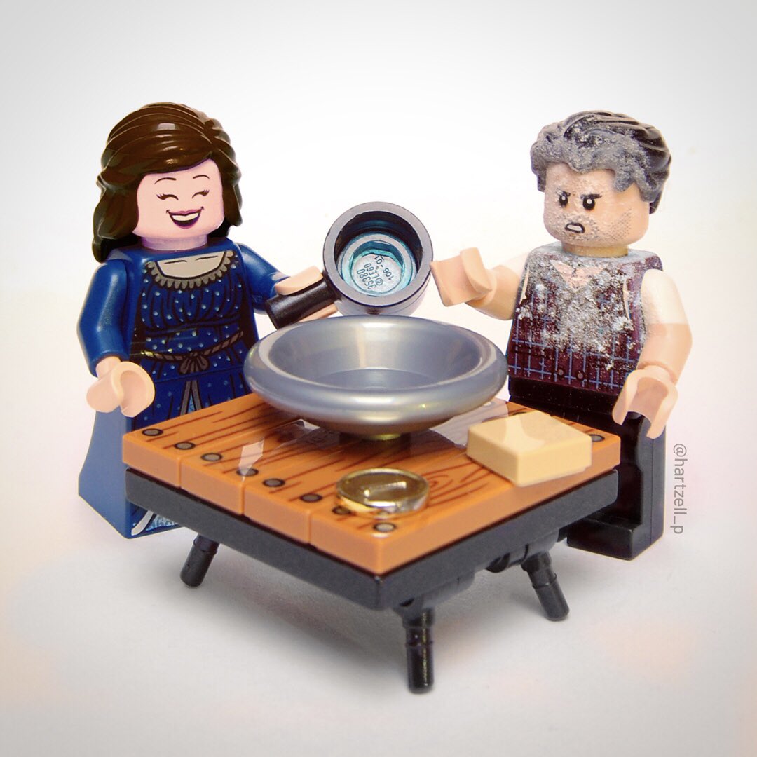 hartzell_p's tweet photo. Happy New Year &amp; Twelfth Night everyone! 

This year's first #legosanditon post is extra special for it is a tribute to all my fellow fan creators.

#sanditon #customlegominifigure #puristlegominifigure #afol #moc

1/3 https://t.co/DB3hO77cJn