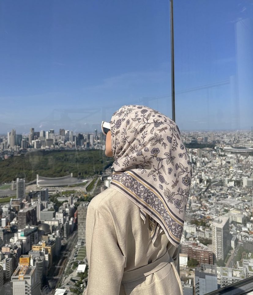 shopwithftsh's tweet photo. girls, hidden gem shop that sells printed headscarf as low as RM10 but with T20 designs and sophistication aura 🫶🏻

— a thread https://t.co/iYMBiwb1oJ