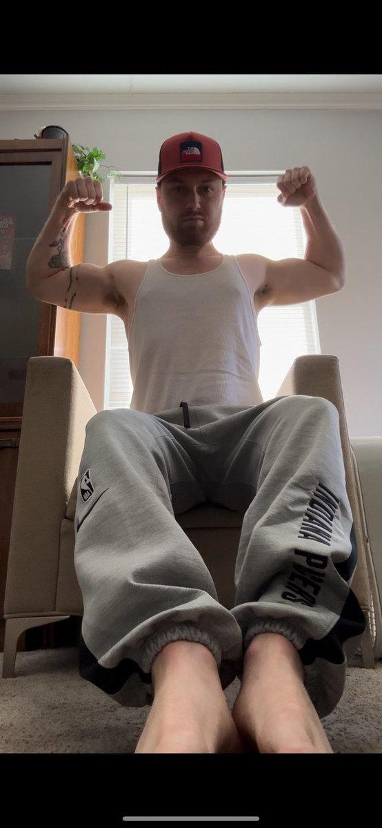 USMasterCleetus's tweet photo. Feet or pits, where do you want to spend your weekend slaves? I videod a slut sucking my cock, if you want the video get in DMs to buy it https://t.co/QM3DTXySoS