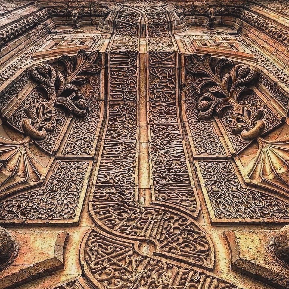 Türkler, 
bir daha böyle kusursuz bir  sanat üretebilecek mi?

Konya İnce Minerali Medrese / Selçuklu Sultanı II. İzzeddin Keykavus tarafından yaptırılmıştır…