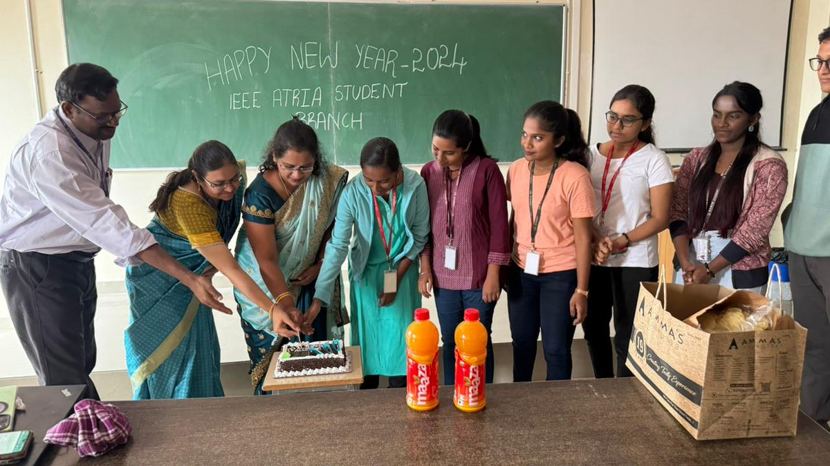 ieeeatria's tweet photo. Greetings!!!✨✨✨
IEEE Atria Student Branch invites all IEEE execom members to our new year celebration 🎉
Date: 03/01/2023
Time: 10:30am
Venue: HDL lab https://t.co/CraN2GHVvg