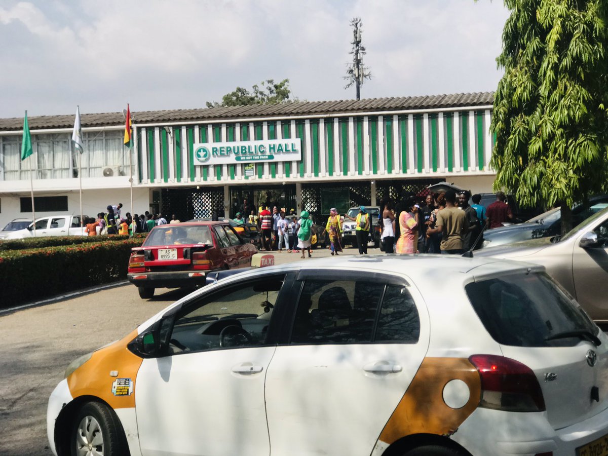 _teamhubs_'s tweet photo. Hey Chale😃! but you know say, nothing brings people together like the Hall experience!

A view from the REPUBLIC HALL💚💚

 #KNUST #FreshmenWelcome
#Thehubmedia 

Stay with us for more updates from the various halls✅ https://t.co/uwMXuixRFm