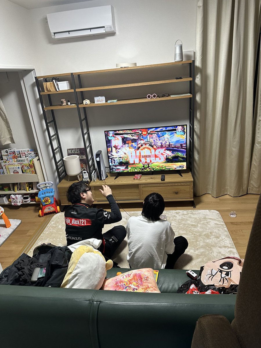 HitoshiKatte's tweet photo. 新居に堤兄弟が遊びに来ました https://t.co/i3MSQRsMGh
