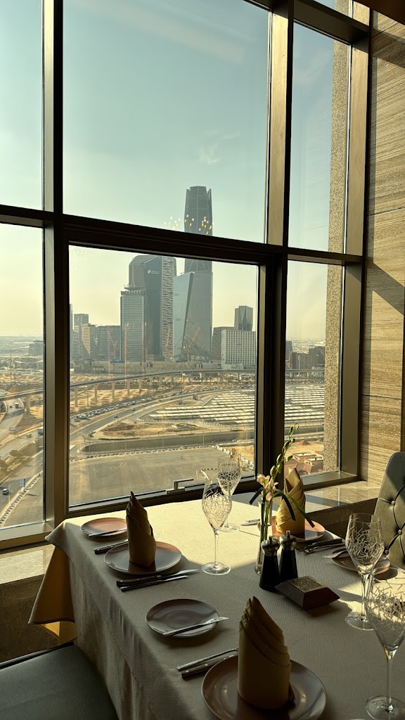 CipherSleuth101's tweet photo. Enjoying lunch with a view!

This has to be one of the nicest hotels I've ever stayed at. https://t.co/6EITp9cSB2
