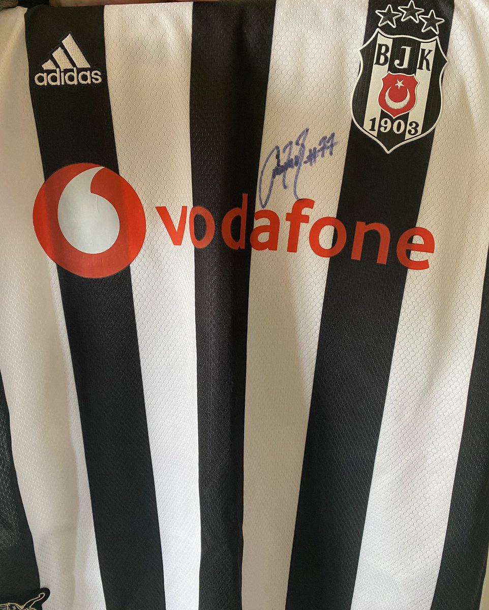 Antalya Beşiktaşlılar Derneği Başkanı <a href="/aMorcan/">ahmet can özgür</a> abime teşekkür ediyorum 
Her ne kadar Beylerbeyine imza atmış olsanda teşekkür ederim <a href="/sevgiciinar/">Sevgi Çınar Karaoğlu</a>