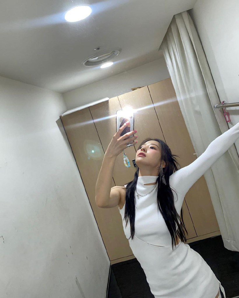 7purple13's tweet photo. HAPPY SAEROM DAY
#겨울에_핀_한송이_동백꽃_이새롬
#새롭게_물들이는_꽃이피다 https://t.co/cPNNfQsIyW