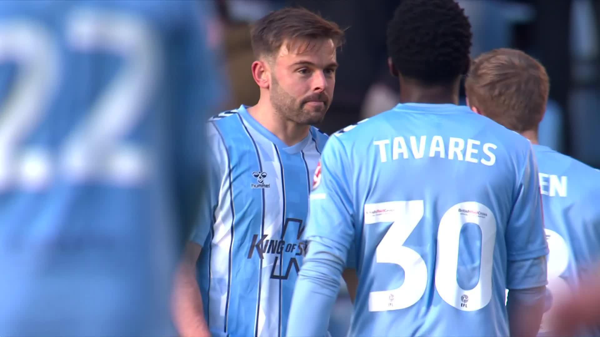 Matt Godden squeezes it in for @Coventry_City 🤏#EmiratesFACup