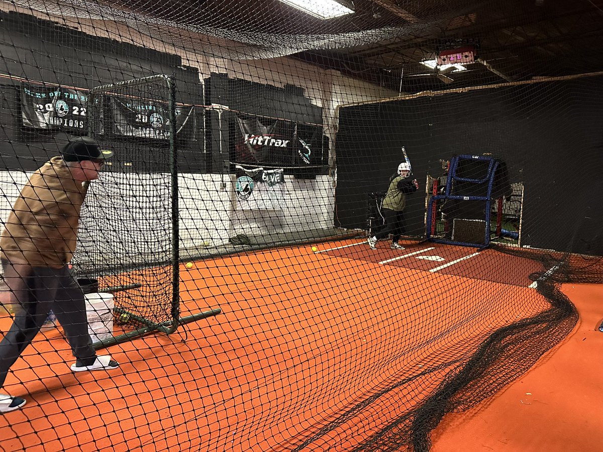 FairfieldMarlin's tweet image. Wilson Bat and Glove Demo Day 8am-5pm today and 9am-6pm tomorrow @ The ThunderDome! #MarlinFAM #BatDemo #GloveDemo