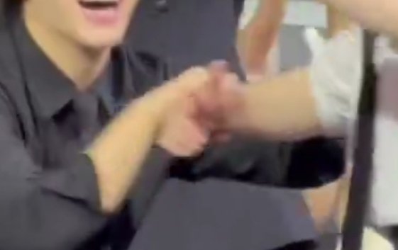 voboniverse's tweet photo. lrt: check niyo yung fancam ng reaction ng jicheol noong lumabas na si picheolin https://t.co/f9NZbSU2Hw