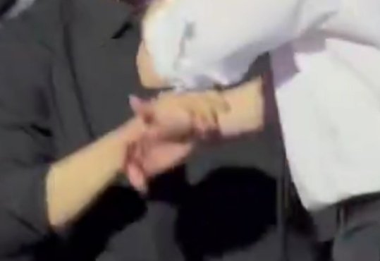voboniverse's tweet photo. lrt: check niyo yung fancam ng reaction ng jicheol noong lumabas na si picheolin https://t.co/f9NZbSU2Hw