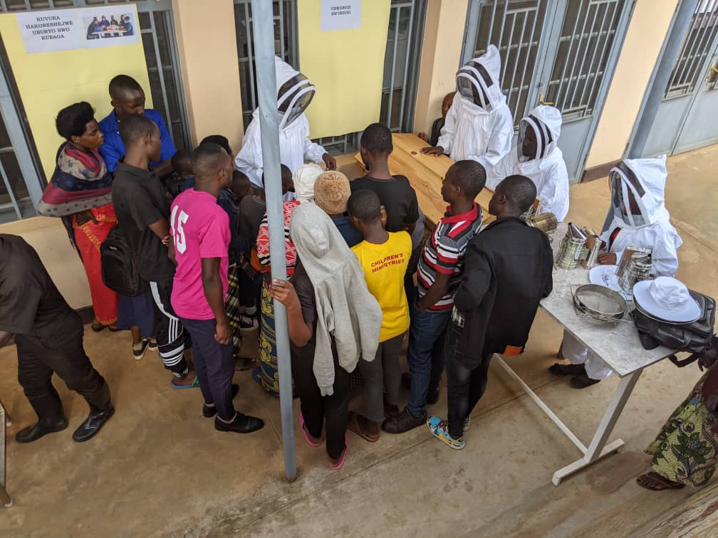 Kisarotss's tweet photo. Ku wa 06/01/2024 muri KISARO TSS habereye igikorwa  cya Open day "Nanjye ndi TVET" Gushishikariza urubyiruko kwitabira amashuri ya Tekinike Imyuga n'ubumenyi ngiro @KisaroSector @NESA_Rwanda @rulindodistrict @RTB_Rwanda @Rwanda_Edu https://t.co/ZwXwgqfZVF