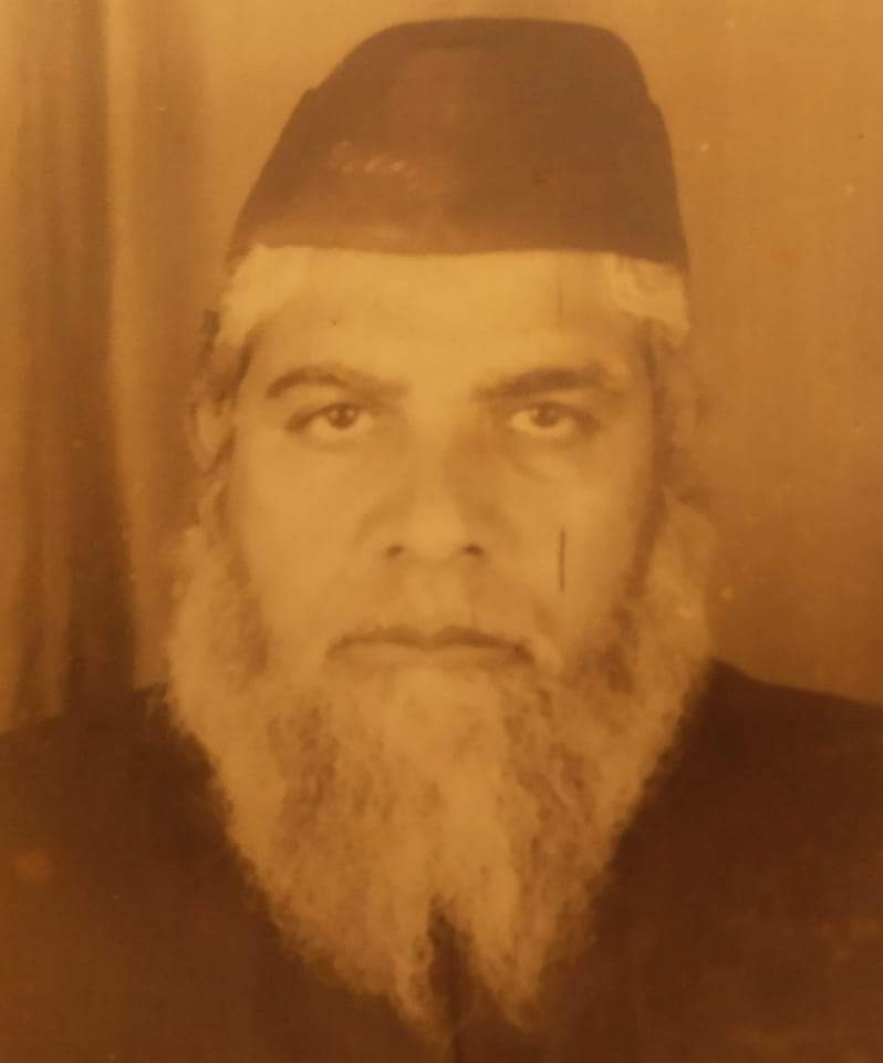 भौतिक रसायन के विशेषज्ञ और महाविद्यालय के पूर्व शिक्षक डाॅ सुहैल अहमद खान सर हम लोगों के बीच नही रहे। समय के बहुत पाबंद और सिर्फ पठन-पाठन से ही मतलब रखने वाले शख्स थे। आज एम एल के कालेज ने अपना एक नायाब हीरा खो दिया। 
महाविद्यालय परिवार उनको श्रद्धांजलि देता है।