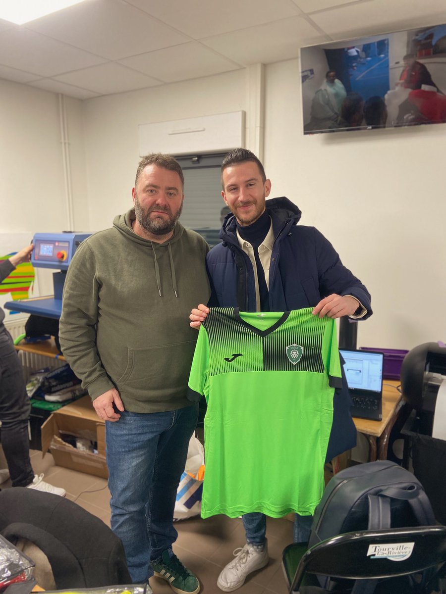 Foot Multiple tweet media