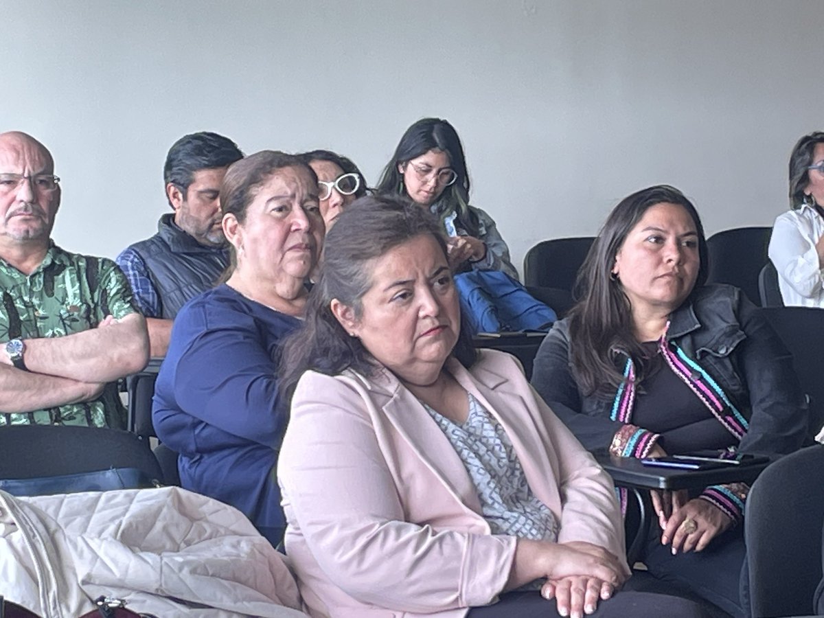 luzgabriela's tweet photo. En este momento se lleva a cabo la asamblea nacional del @ChilePeriodista liderada por @rocioalorda en #PuertoMontt descentralizamos las comunicaciones y también la gestión, focalizados en
📌Políticas de la Comunicación
📌DDHH
📌Periodismo no sexista
📌FormaciónContinua
#Seguimos https://t.co/uByRNRHoUr