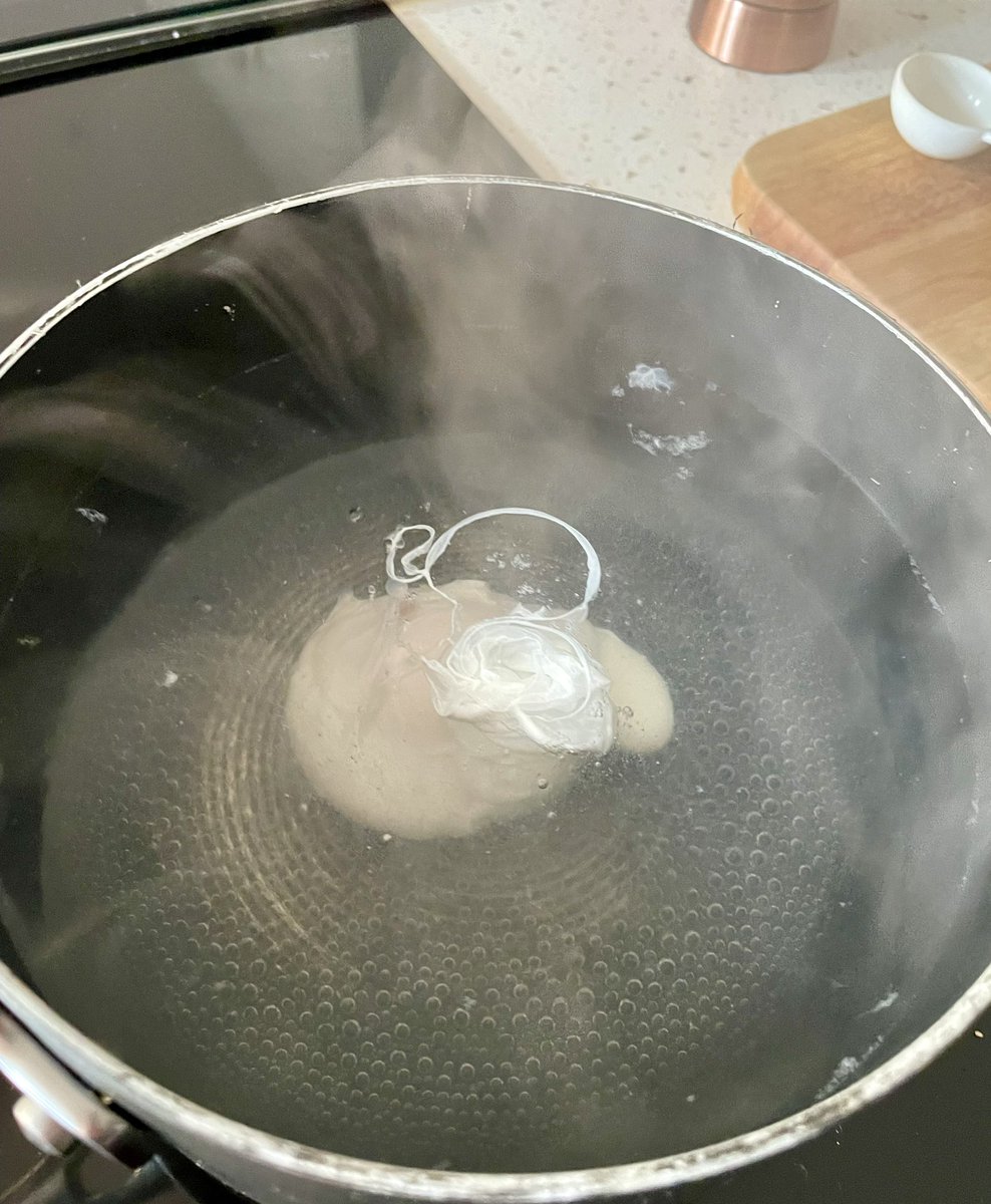 LKmorgan_x's tweet photo. It was an epic fail 🤦‍♀️

Photo 1 - not cooked evenly, came and some stuck to the ramekin. 

Back to the traditional way! Photos 2 &amp;3 😁

#airfryerfail https://t.co/KbrgGgI5ZI
