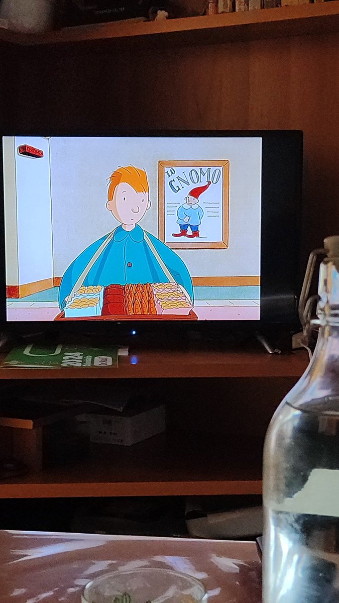 gaiabarill_'s tweet photo. Su Prime Video c'è quel capolavoro de La Freccia Azzurra, con Dario Fo e Lella Costa che prestano le voci, Paolo Conte alle musiche ed Enzo D'Alò alla regia. Il tutto basato su una storia di Gianni Rodari.

Buona epifania! 🧹 https://t.co/fEHFXrVuYV