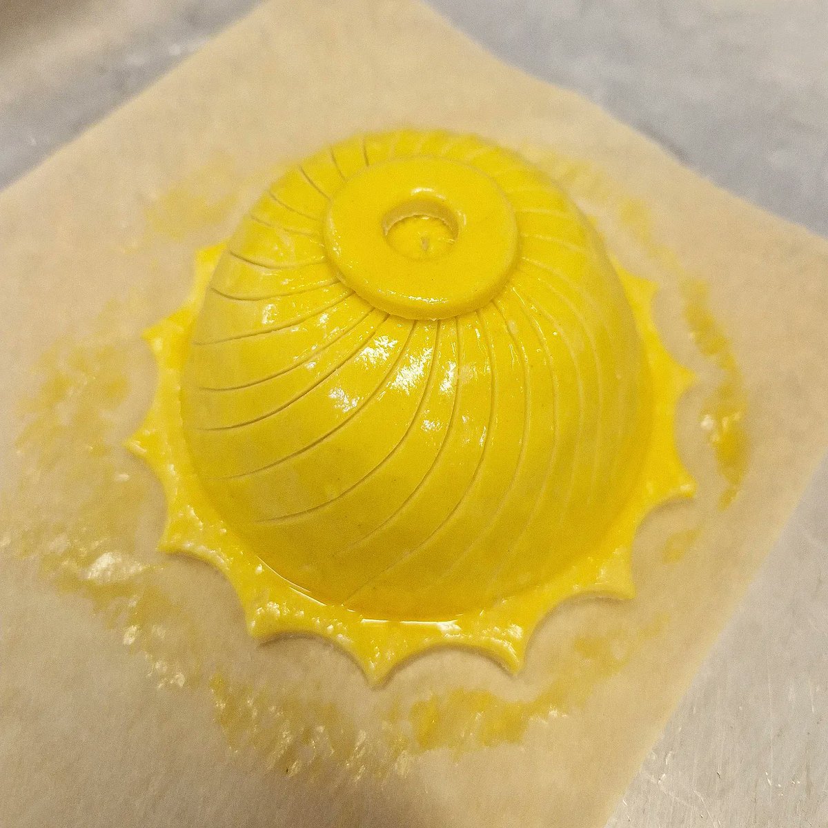Niknakchef's tweet photo. Pie / norfolk quail / carrot / thyme

Working on our spring menu at Lloyd's &amp; featuring is our quail pie. Glazed pate brisee encasing quail supremes, mousseline of chicken, confit carrot, wrapped in spinach, scored &amp; baked.

Looking forward to this going on the menu 👨‍🍳
•
#chefs https://t.co/9wzw89bNKT