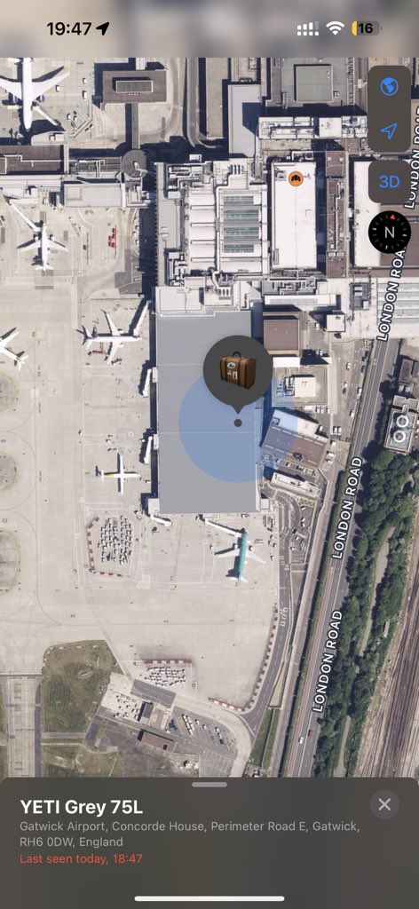 JAC1815's tweet photo. @qatarairways It’s now longer than 5 days since the bag was lost. What on earth is going on?? Your team have said it will take another 72hrs to find it, I from thousands of miles away have shown you where the bag is. 
#businessclass #lostbags #CustomerService #CustomerServiceFail https://t.co/sbUm6NNAyo