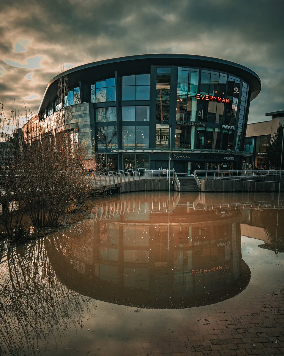 Durlicky's tweet photo. The new water feature at Bond Street Chelmsford due the high water level of the River Chelmer. @ChrisPage90 @itvanglia @itvweather @metoffice @WeatherAisling https://t.co/DRboItF3Db