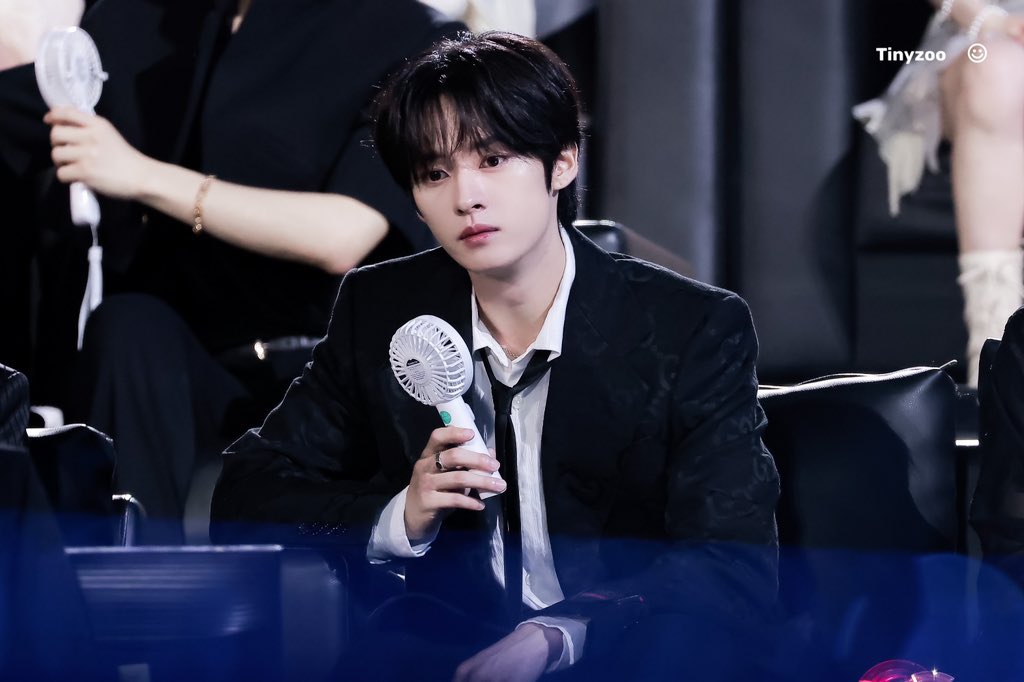 moojerkx's tweet photo. 진짜이건아니야…………. https://t.co/ZyBexWcvkM