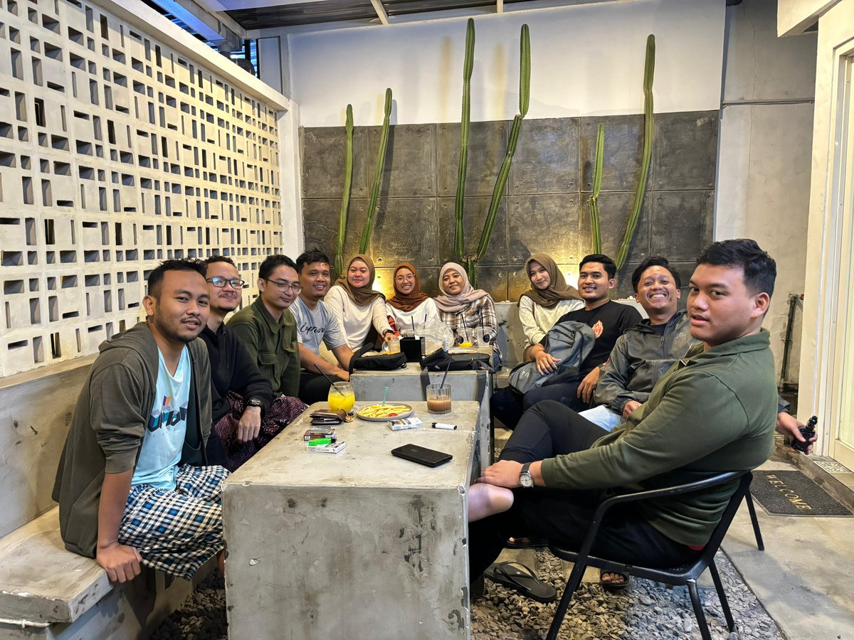 PUTIH ABU ABU 2014 tweet media