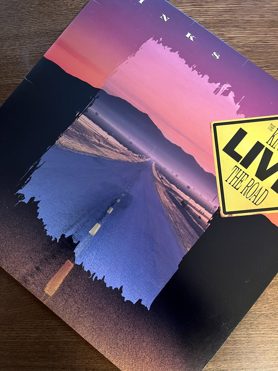 Corellismandlin's tweet photo. #TheKinks
#GodSaveTheKinks
#音楽好きと繋がりたい
#祈再発
27.『The Road』(1988)
85年のツアー中に膝を痛めたレイは理学療法センター通院中に出会った元アイルランド国立バレエ団のバレリーナ、パトリシア・クロスビーと出会う。彼女と親密になるにつれて、レイはバレエに熱中するように↓① https://t.co/w2CFlzhorG