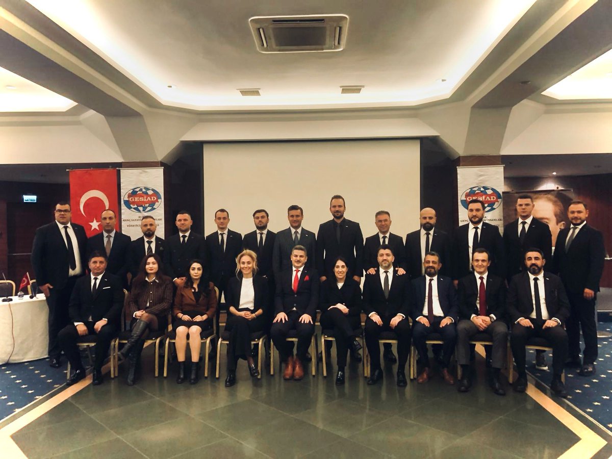 Bursa Genç Sanayici İş İnsanları ve Yöneticileri Derneği Gesiad ın 15. Genel Kurulu’u yapıldı  #GESİAD Yönetim Kurulu Başkanlığı'na Tolga Papatya seçildi.