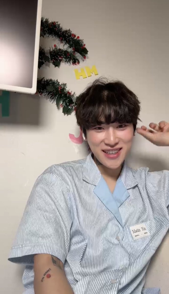 WwAstn's tweet photo. น่ารักมากวันนี้แต่งหน้าได้น่ารักสุดๆเลยลูก #จุนซองโฮ 💗🥹💖 https://t.co/8bXcURE07E