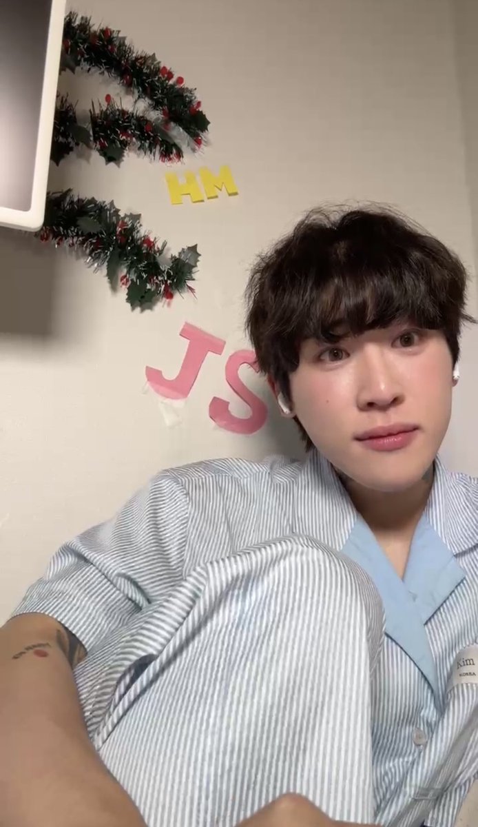 WwAstn's tweet photo. น่ารักมากวันนี้แต่งหน้าได้น่ารักสุดๆเลยลูก #จุนซองโฮ 💗🥹💖 https://t.co/8bXcURE07E