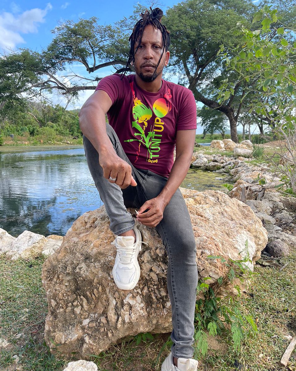 CYEvolution's tweet photo. Tun it up! π₯
@Mackeehan repping Cooyah, the official reggae clothing brand since 1987.
#Cooyah #TunItUp https://t.co/rd74JDR4Ax