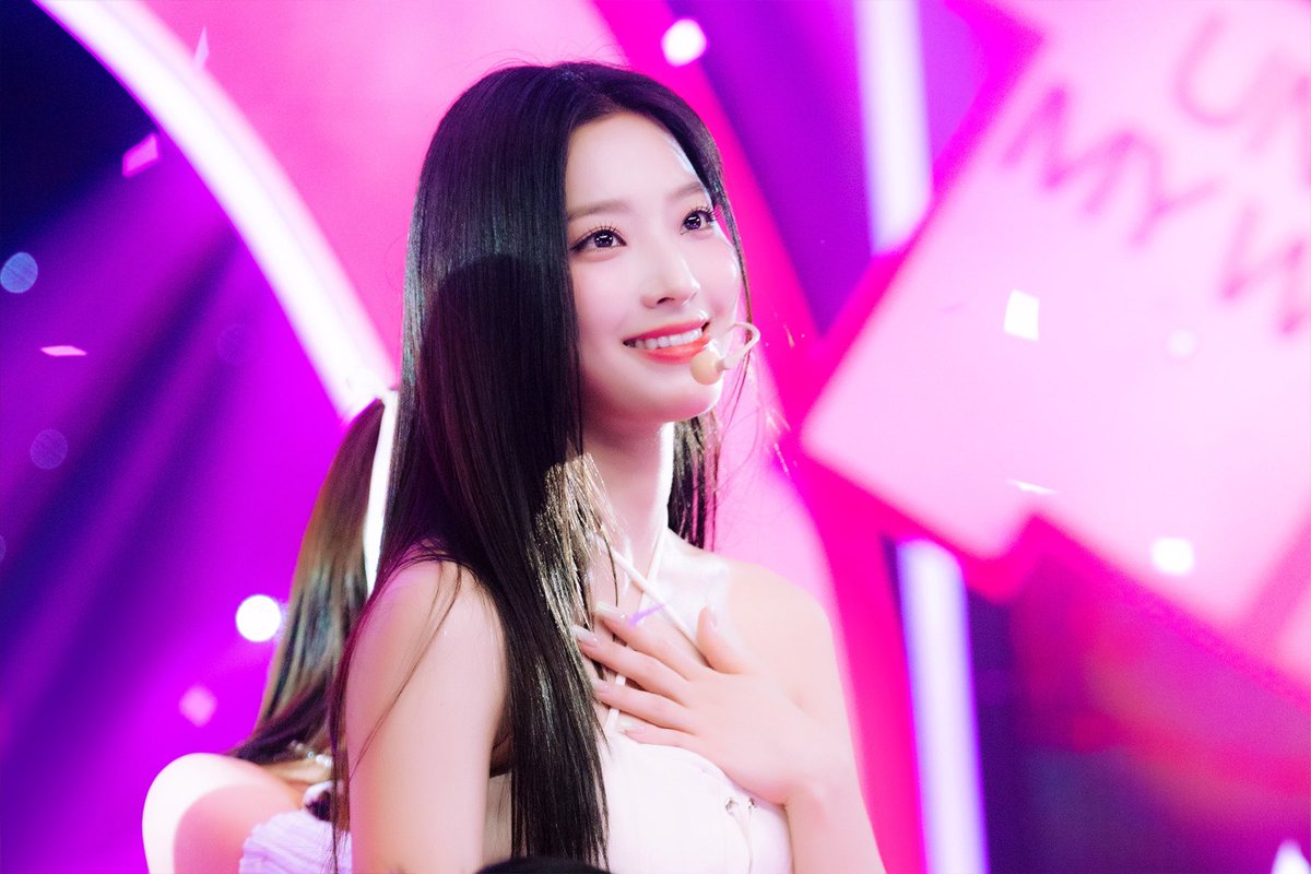 you_knovv_'s tweet photo. 생일축하합니다생일축하합니다
#겨울에_핀_한송이_동백꽃_이새롬
사랑하는탈랑둥이새롬이의
#새롭게_물들이는_꽃이피다
생일축하합니다~~~~ https://t.co/XDqOWUww9M