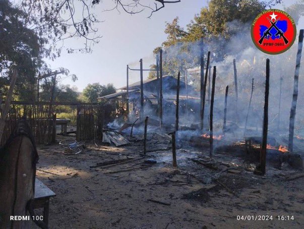 #Bago Region, Junta Military set fire to 20 houses & 2 barns without a battle in Pyay Town on 4.1.2024.

#VillagesBurntDownByJunta
#2024Jan6Coup
#WhatsHappeningInMyanmar
#WarCrimesOfJunta
