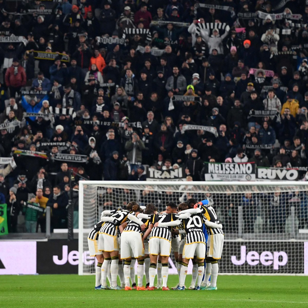 GiorgiaJG's tweet photo. Non succede, ma se dovesse succedere vi posso assicurare che sarà lo scudetto più bello della mia vita . 

Ora ancora più di prima, fino alla fine, uniti. https://t.co/l7SmPWVin4