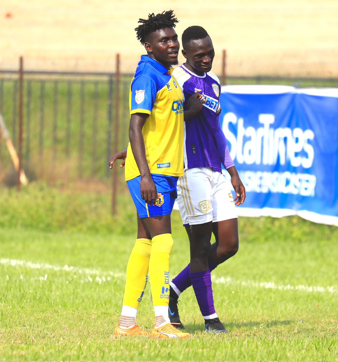 81' (2-0) Joel Sserunjogi crosses in the box and @MoShaban28's header flies inches wide. #KCCAFC #WAKKCCA #StarTimesUPL #KCCAFC60