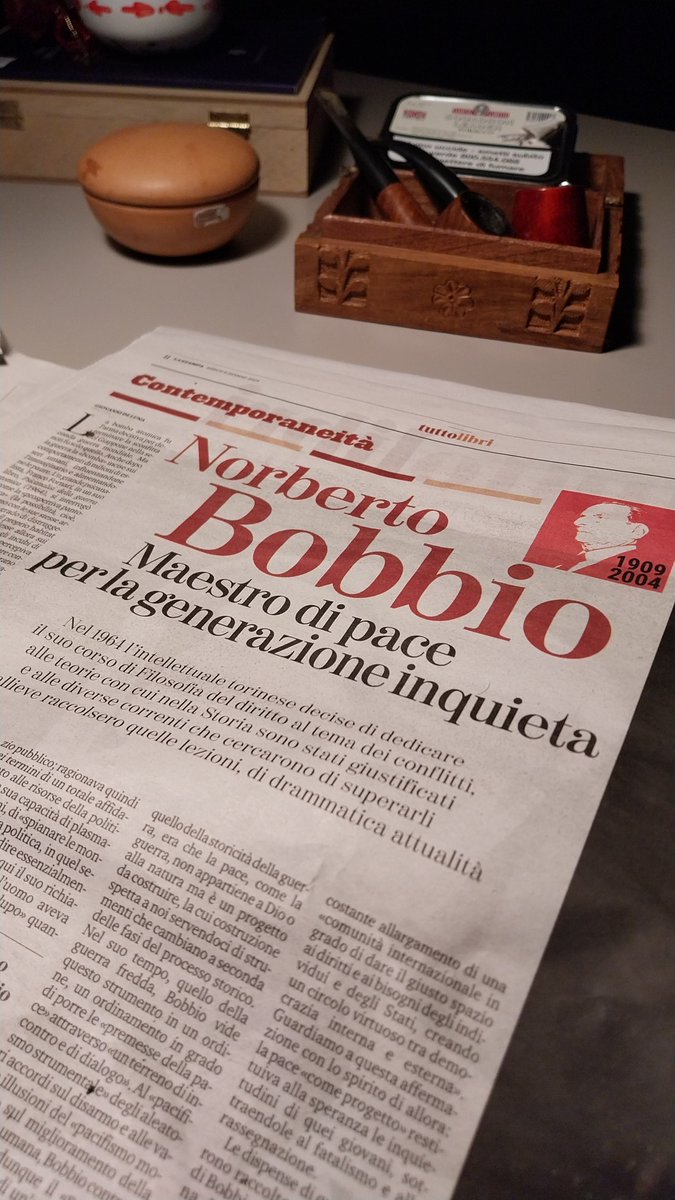 davide_ranalli's tweet photo. Nel ventennale della scomparsa di #norbertobobbio, il quotidiano @LaStampa, dedica una pagina alle sue lezioni sulla #guerra e sulla #pace.  Partire dalle ferite del #presente partendo da un tema e portandolo sul tavolo anatomico della #storia. @TuttoLibri https://t.co/ABxHktglea