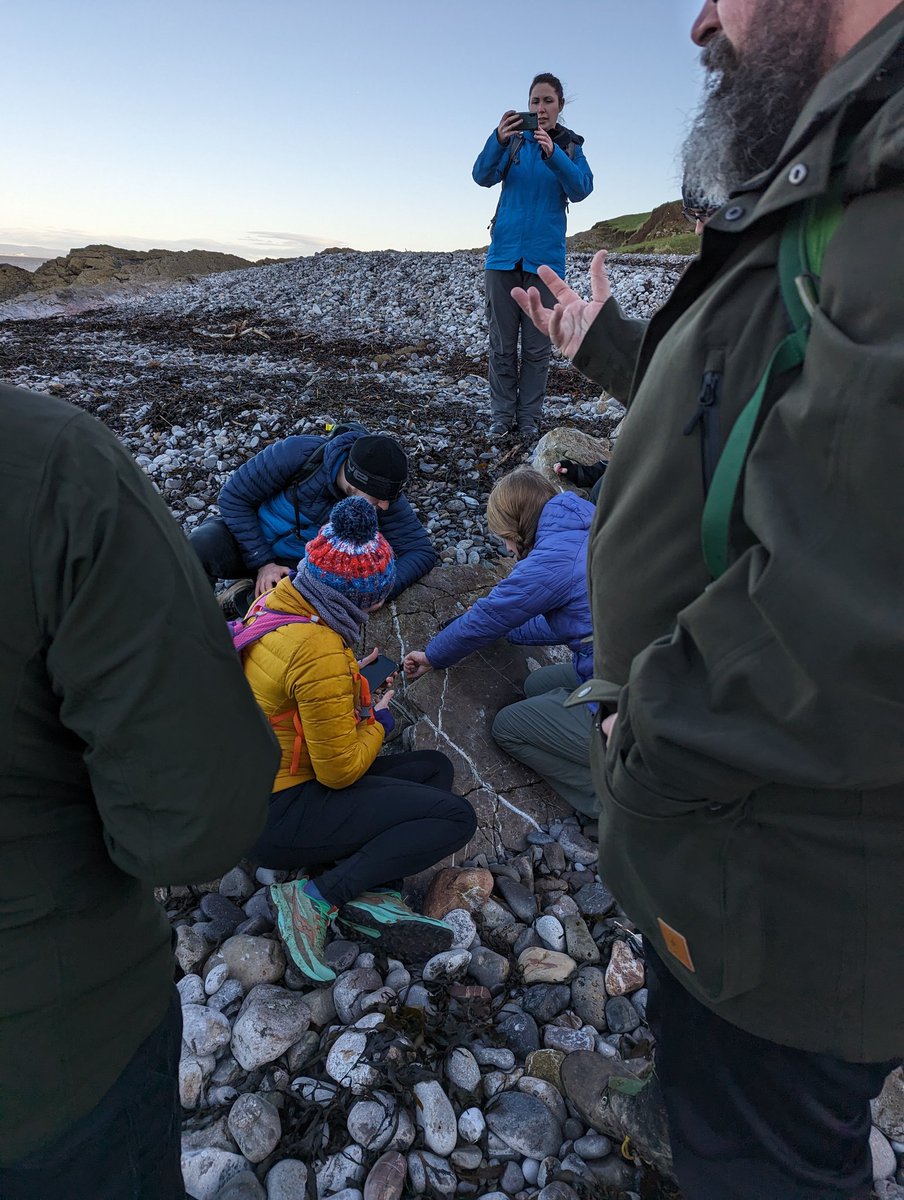 Matthew29504965's tweet photo. Another great experience with #VMSG on the field trip to sand point with great weather and fascinating geology https://t.co/p7AZRNDMmB