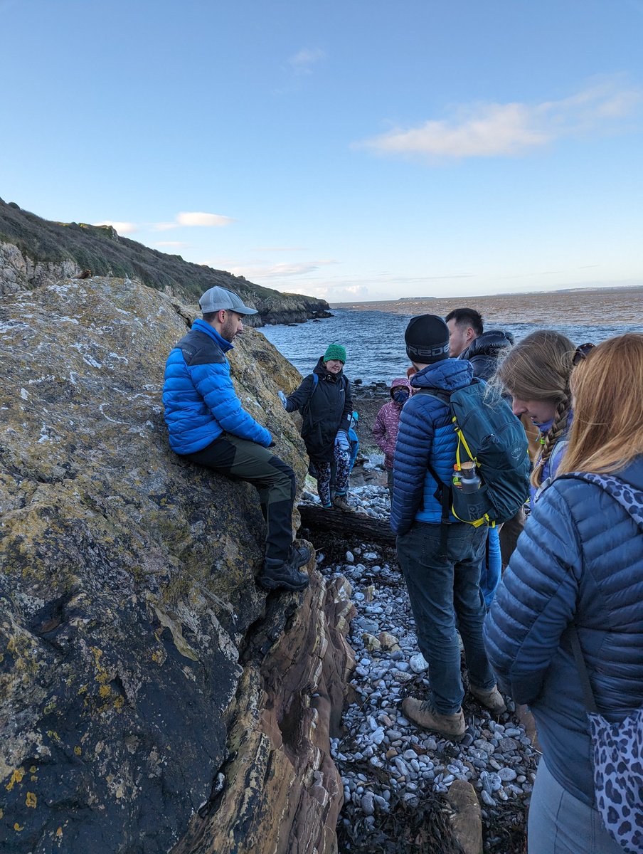 Matthew29504965's tweet photo. Another great experience with #VMSG on the field trip to sand point with great weather and fascinating geology https://t.co/p7AZRNDMmB