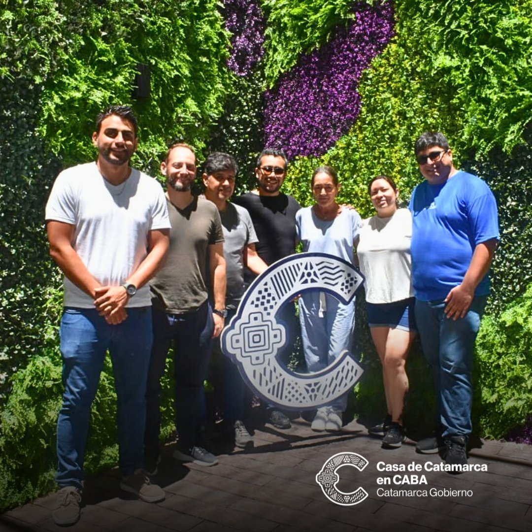 ℹ️ VISITA DE ARTISTAS Y DOCENTES CATAMARQUEÑOS
.
Con grata alegría recibimos la sorpresa de la visita de Juan Arévalo y Juan José Yapura, artistas plásticos y docentes de artes visuales de Catamarca, a nuestra Casa.😀👏